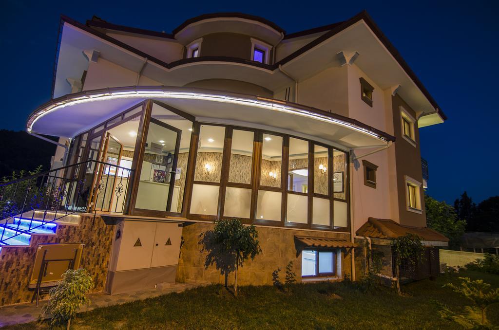 Funda Hotel Гьочек Екстериор снимка